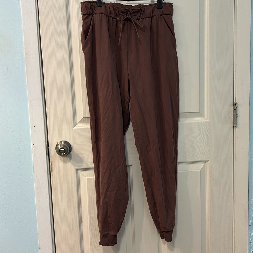 Lululemon High Rised Jogger size 10